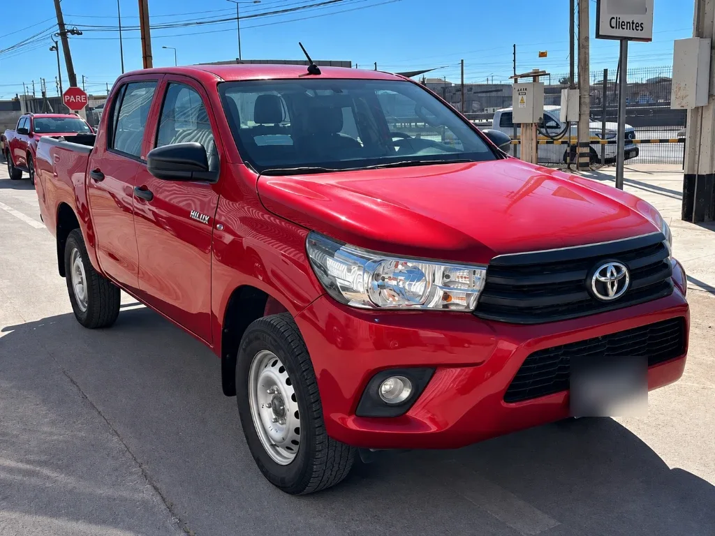 Toyota Hilux Dc 4x4 2.4 D Dx Mt año 2023