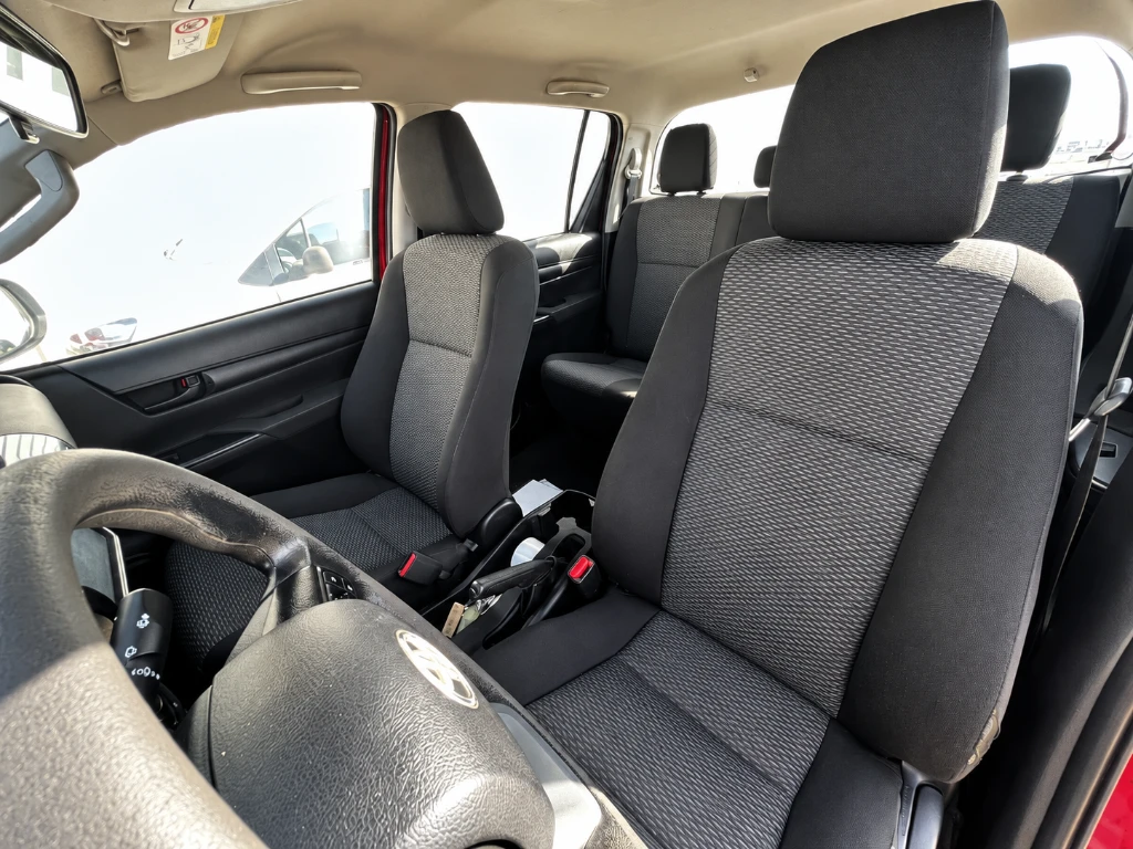 Toyota Hilux Dc 4x4 2.4 D Dx Mt año 2023
