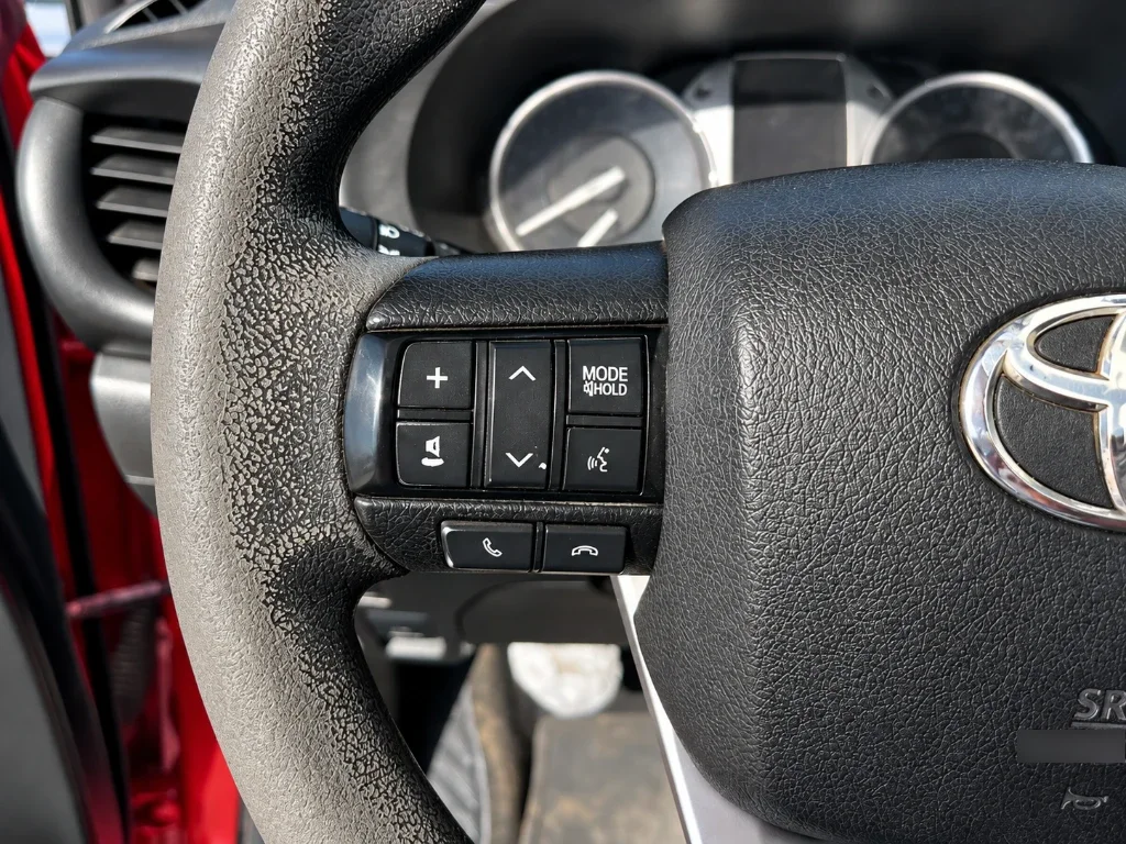 Toyota Hilux Dc 4x4 2.4 D Dx Mt año 2023