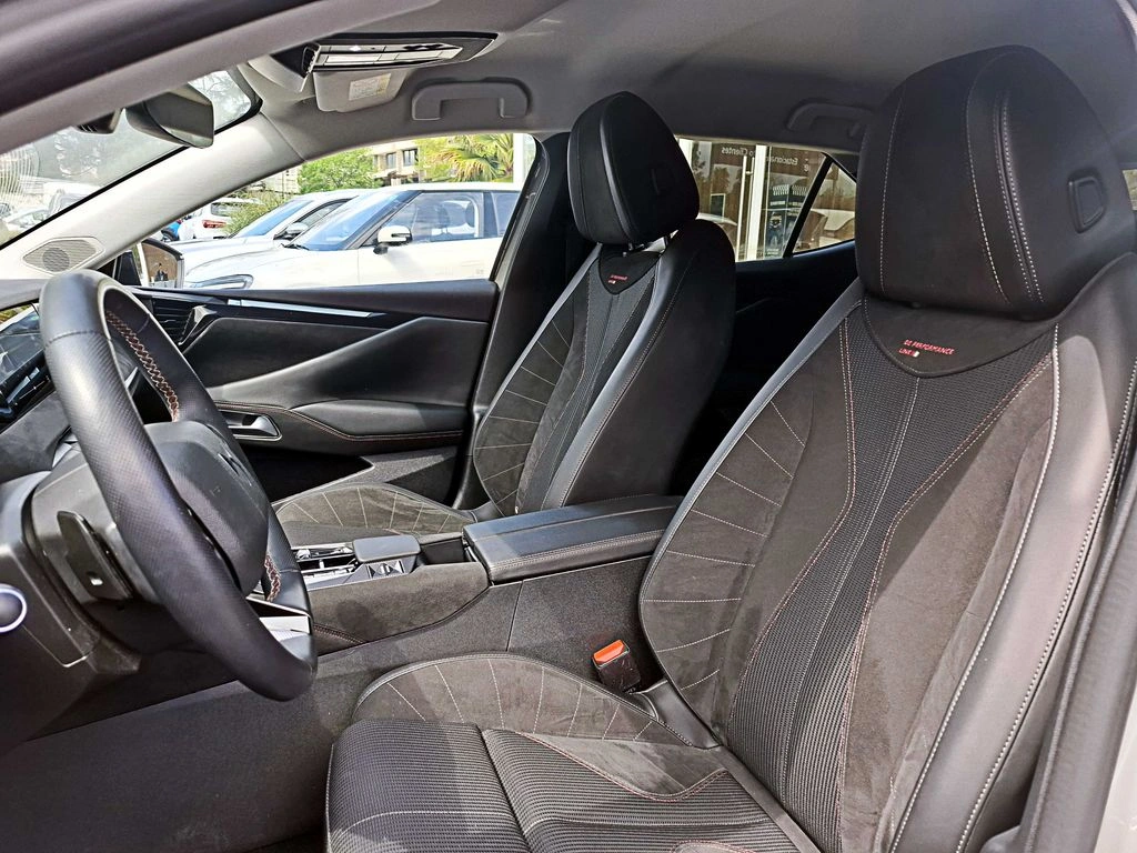 DS Automobiles 4 1.5 Bluehdi 5p año 2025