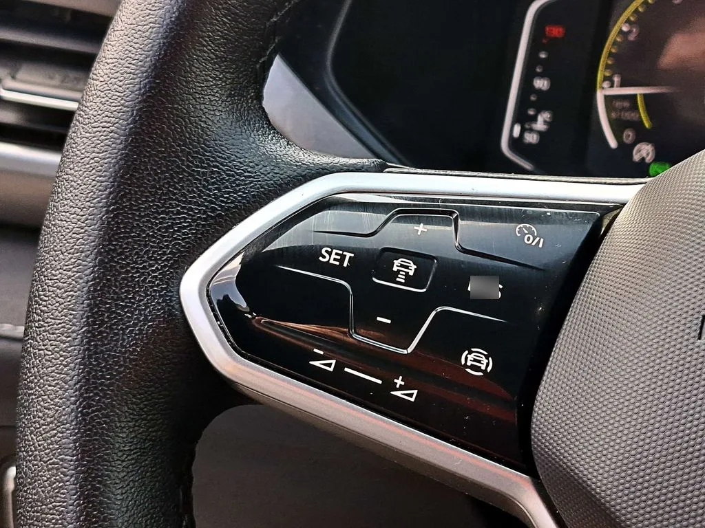 Volkswagen Taos Tsi 4x2 1.4 At año 2024