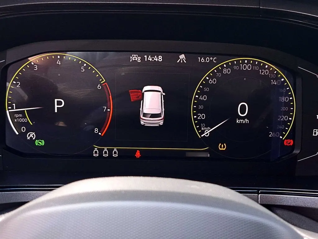Volkswagen Taos Tsi 4x2 1.4 At año 2024