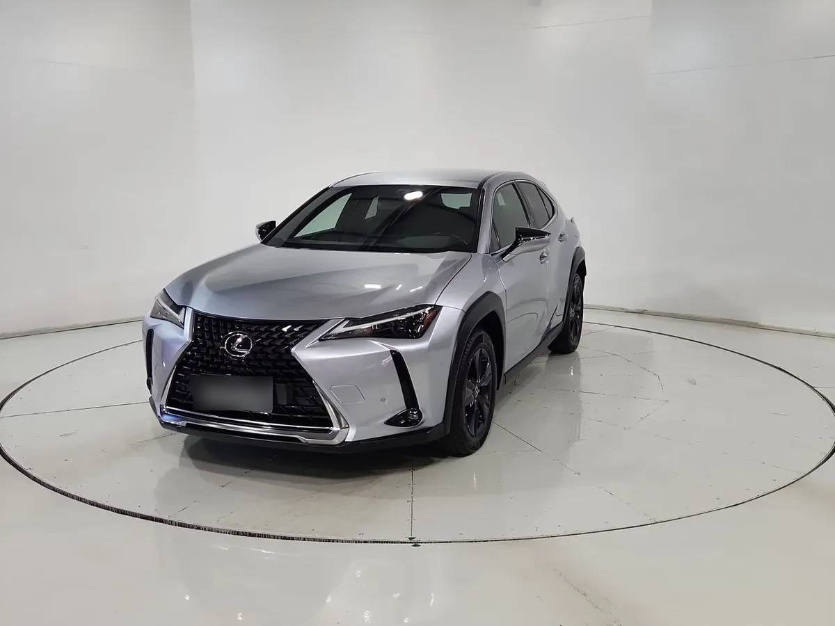 LEXUS UX200  año 2024
