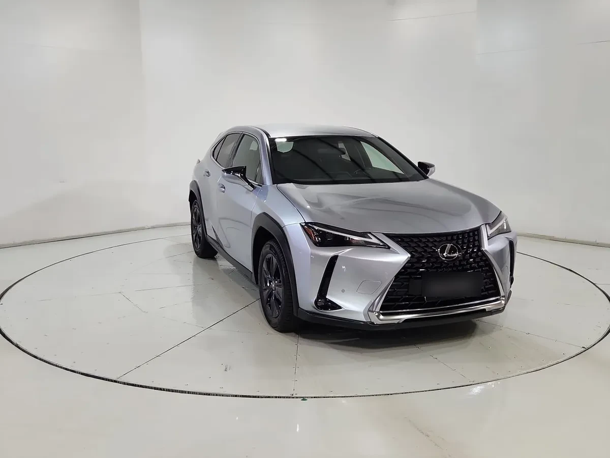LEXUS UX200  año 2024
