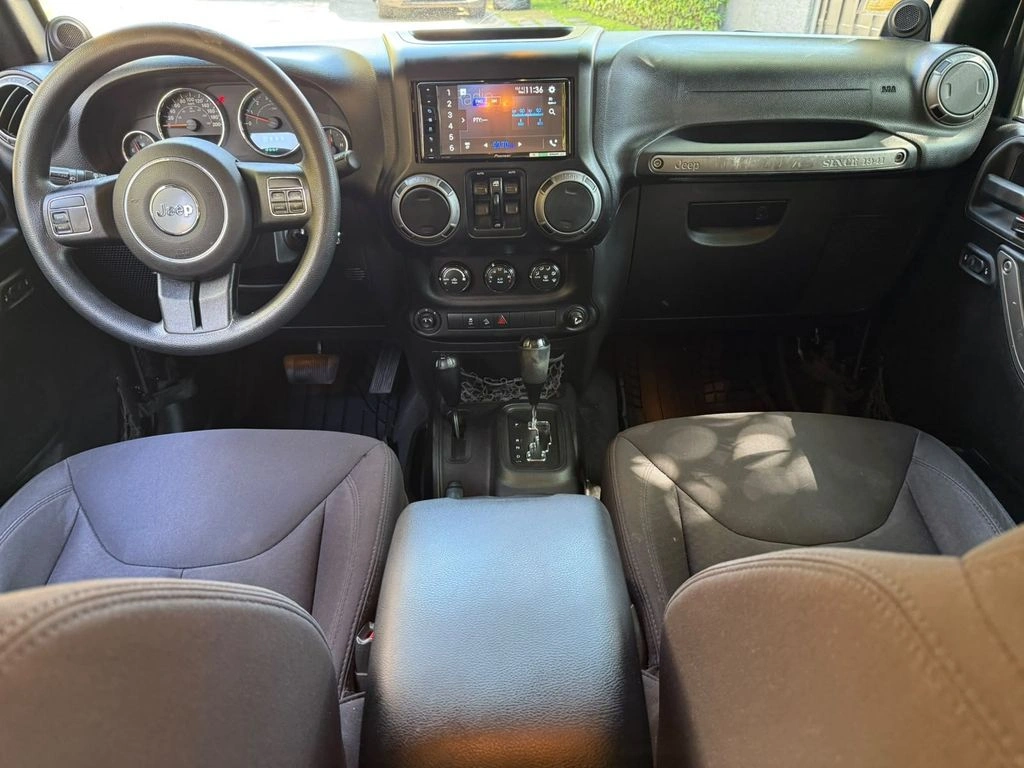 Jeep Wrangler 3.6 Sport Unlimited 4x4 At año 2014