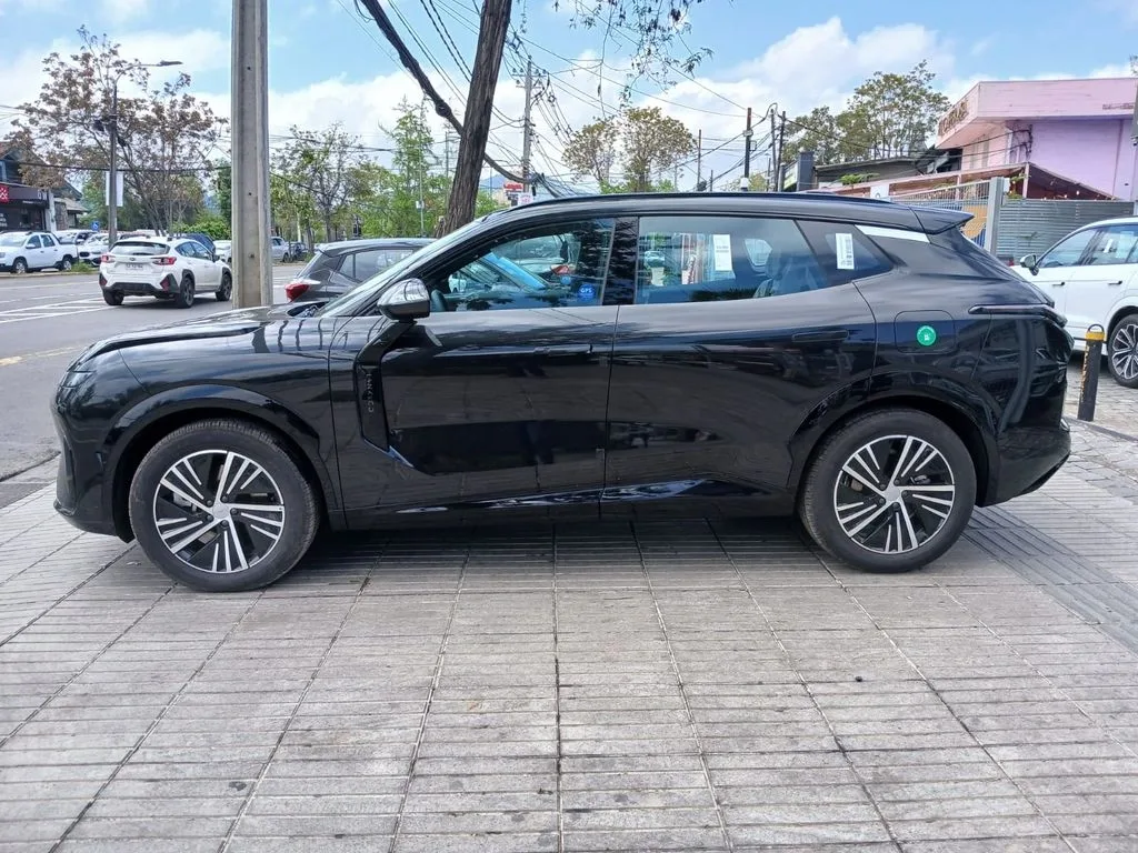 Lynk&Co 08 Phev año 2027