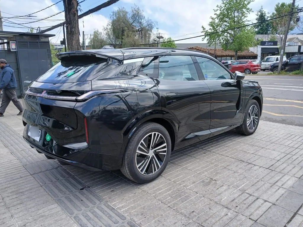Lynk&Co 08 Phev año 2027