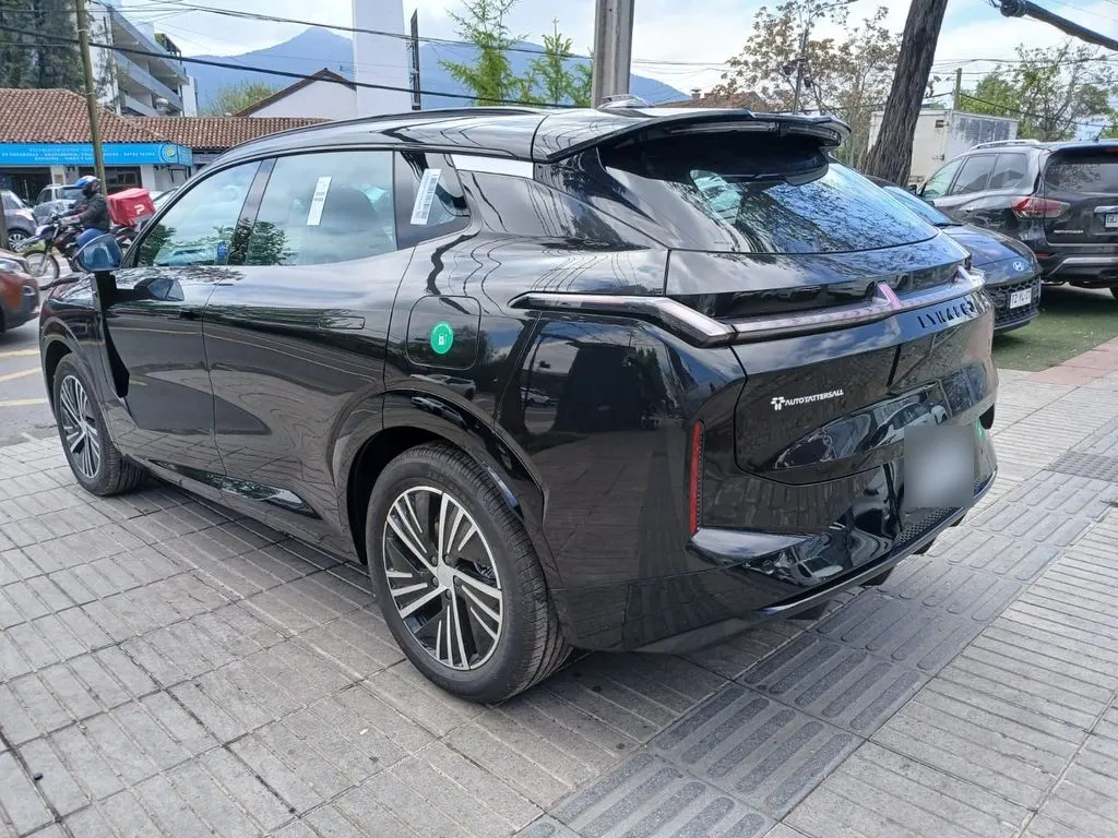 Lynk&Co 08 Phev año 2027