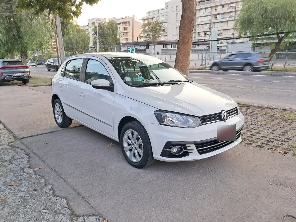 VOLKSWAGEN GOL  año 2017