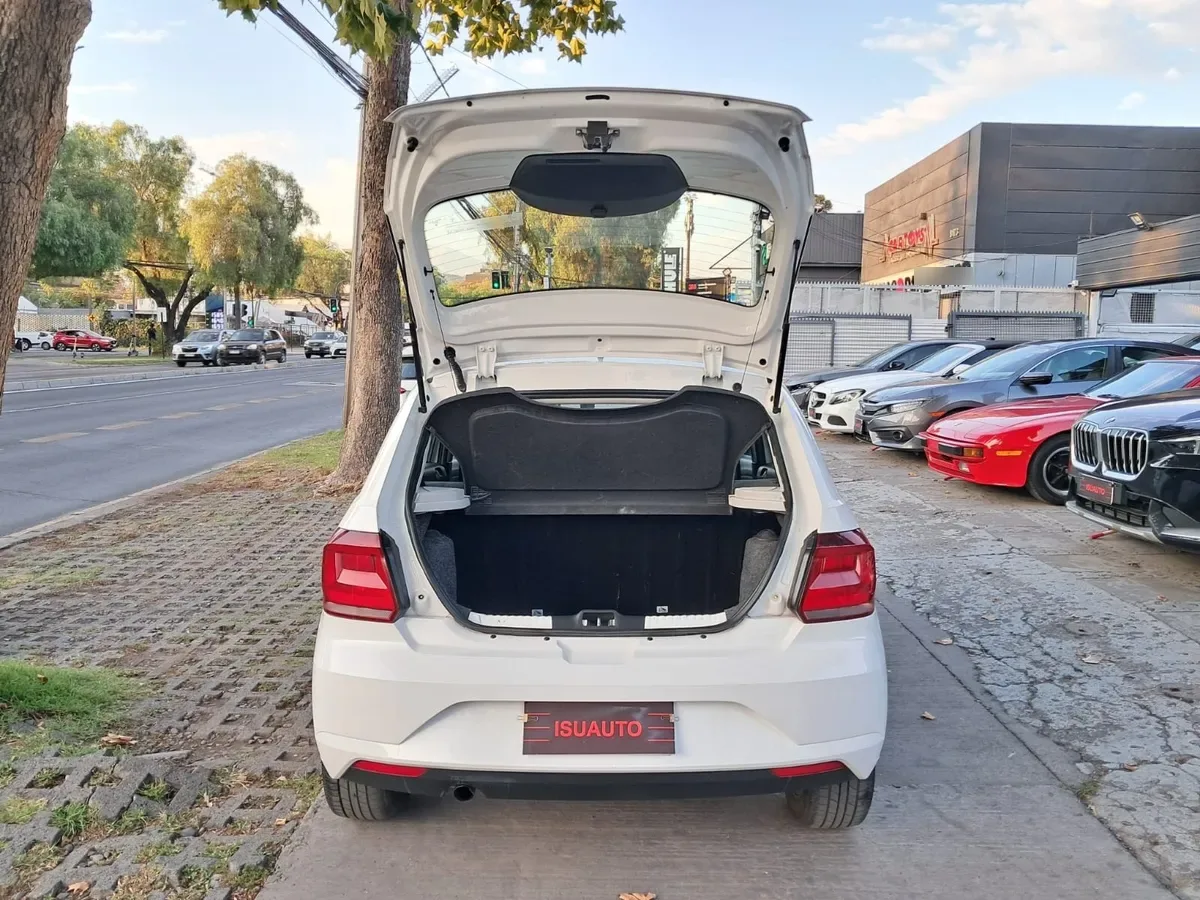 VOLKSWAGEN GOL  año 2017