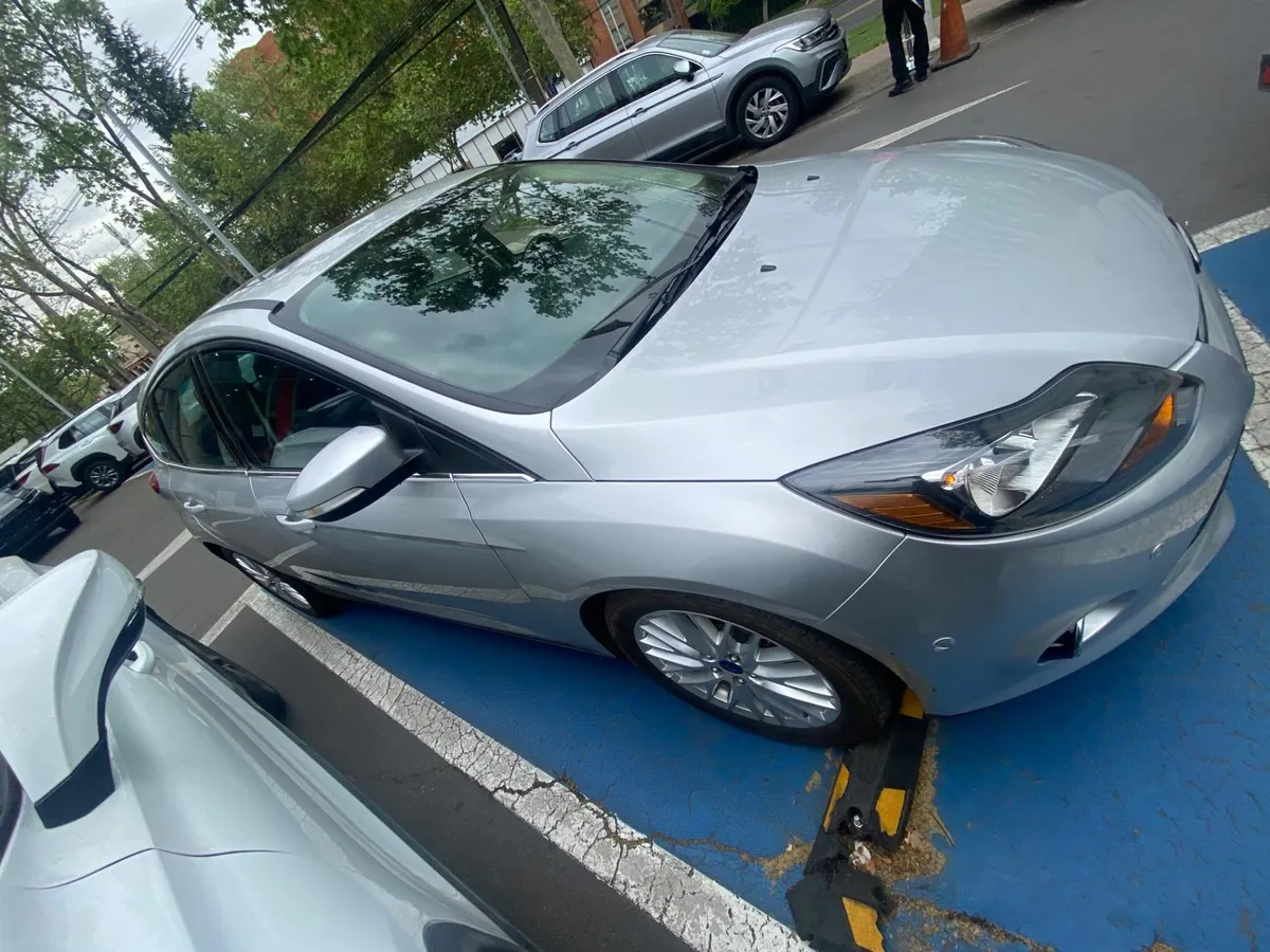 Ford Focus 2.0 Titanium 4x2 At 5p año 2013