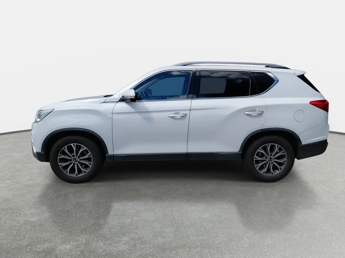 Ssangyong Rexton 2.2 Diesel 4x4 Yrx311 Mt 5p año 2019