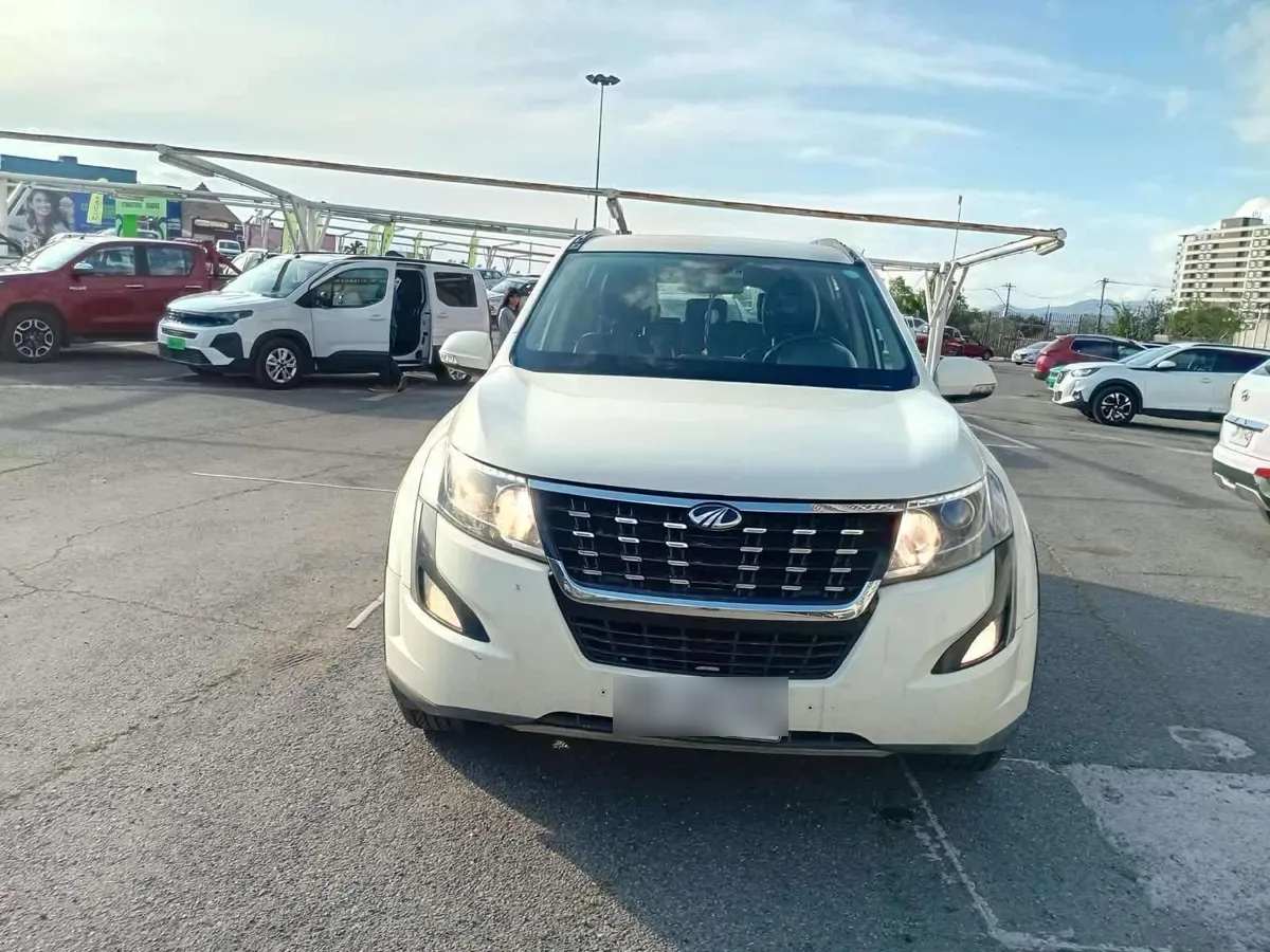 Mahindra Xuv500 2.2 W6 4x2 Mt 5p año 2020