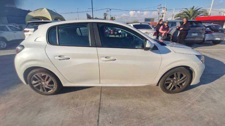 Peugeot 208 1.2 Puretech Active Pack 4x2 75 Mt 5p año 2022