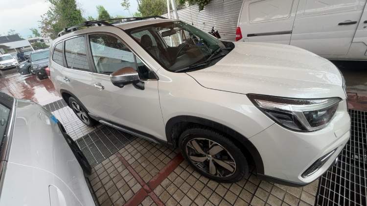 Subaru Forester 2.5i Limited Eyesight Awd At 5p año 2021