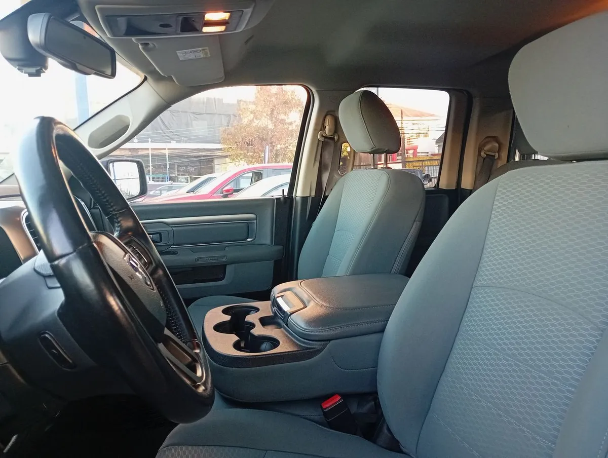 Ram 1500 3.6 Slt 4x4 Quad Cab Dob. Cab. At 4p año 2019