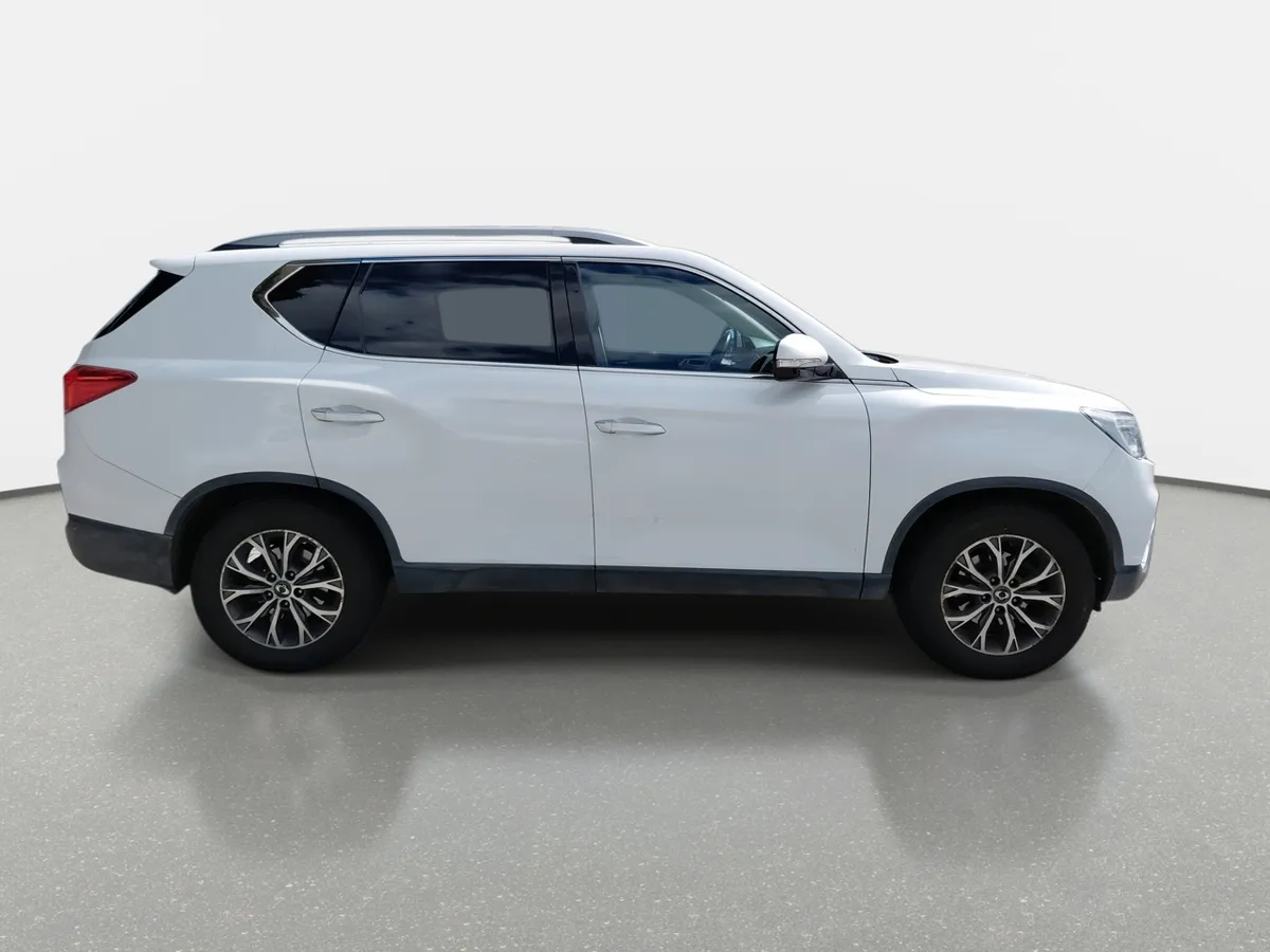 Ssangyong Rexton 2.2 Diesel 4x4 Yrx311 Mt 5p año 2019