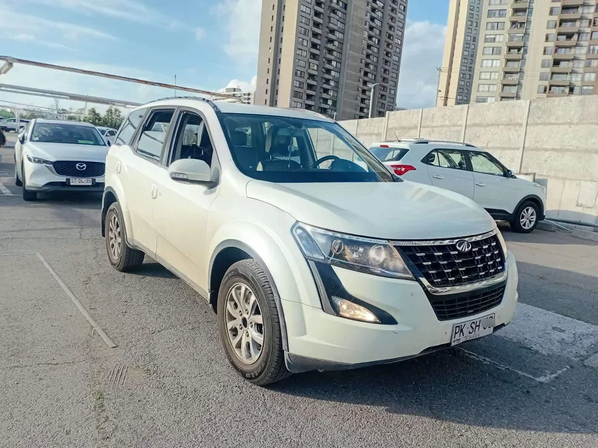 Mahindra Xuv500 2.2 W6 4x2 Mt 5p año 2020