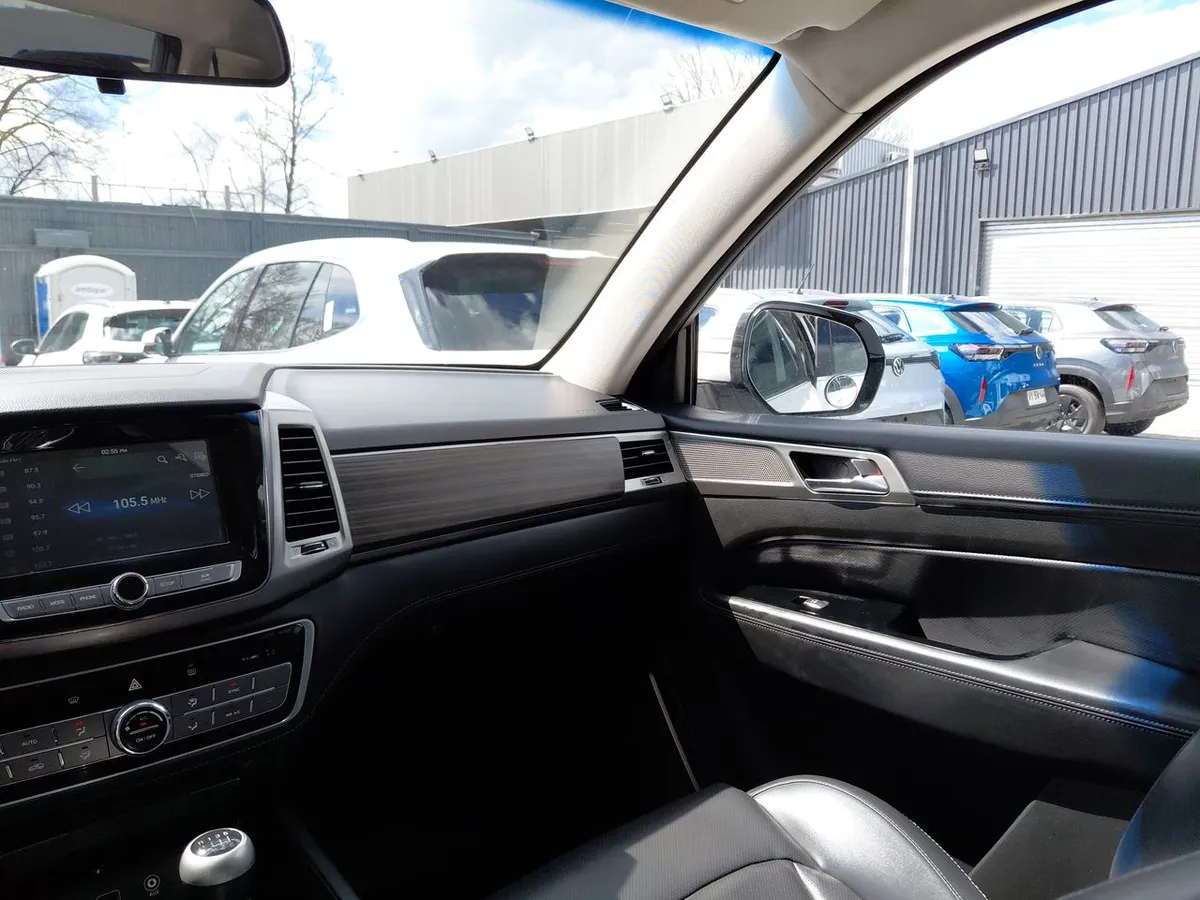 Ssangyong Rexton 2.2 Diesel 4x4 Yrx311 Mt 5p año 2019