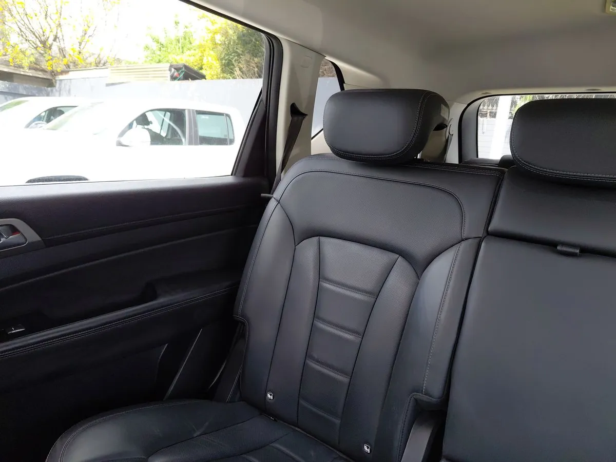 Ssangyong Rexton 2.2 Diesel 4x4 Yrx311 Mt 5p año 2019