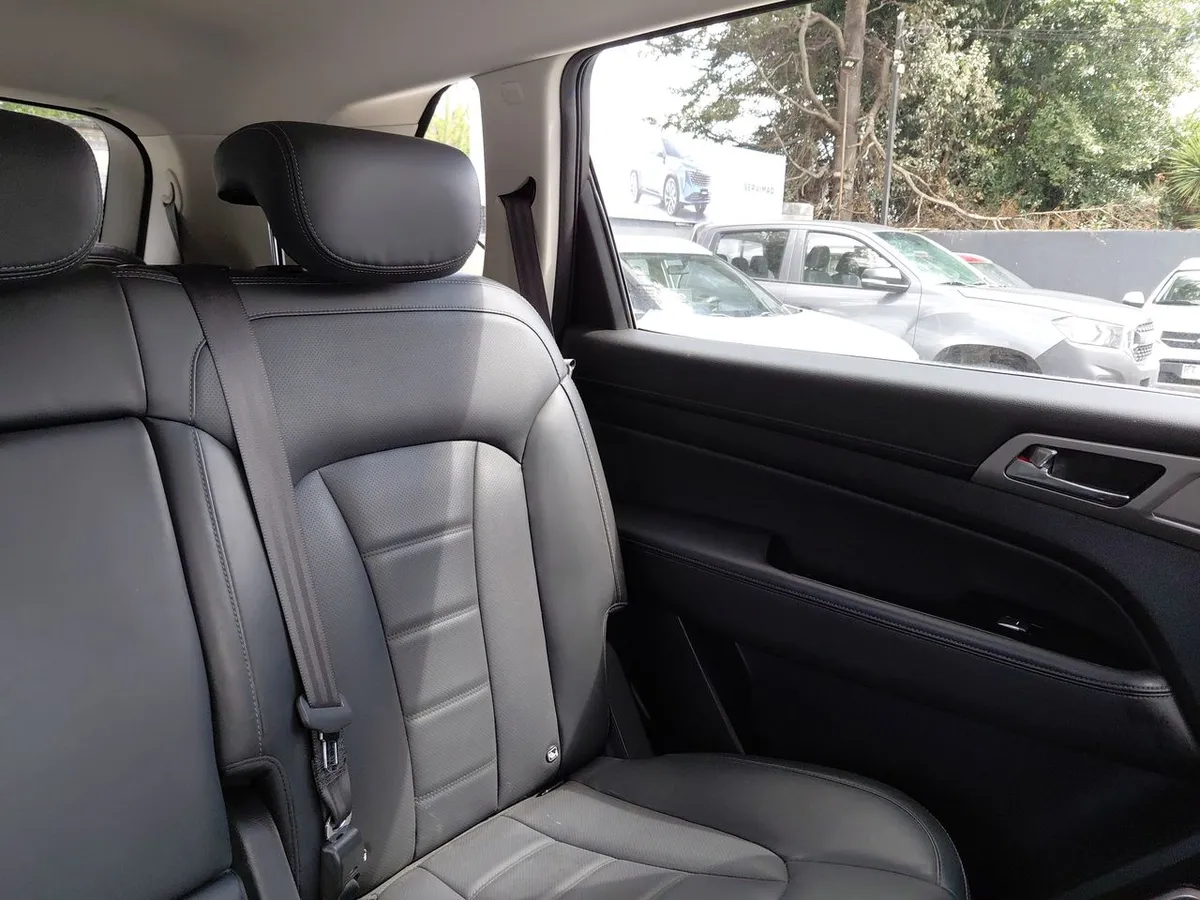 Ssangyong Rexton 2.2 Diesel 4x4 Yrx311 Mt 5p año 2019