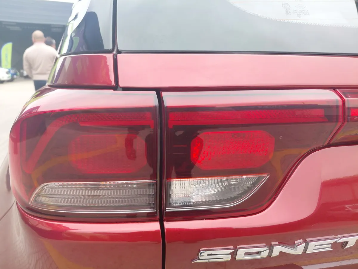 Kia Sonet 1.5 Ex Ivt Full 4x2 At 5p año 2022