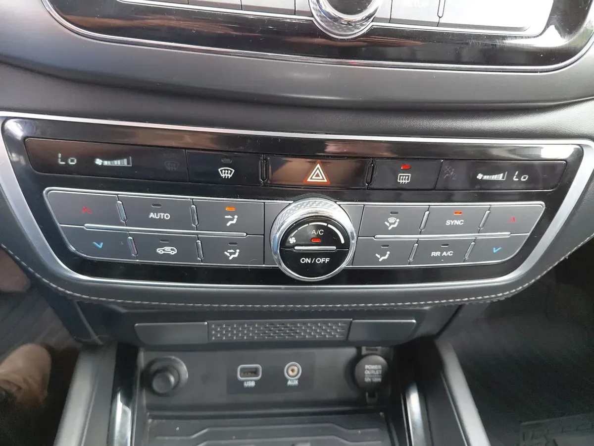 Ssangyong Rexton 2.2 Diesel 4x4 Yrx311 Mt 5p año 2019