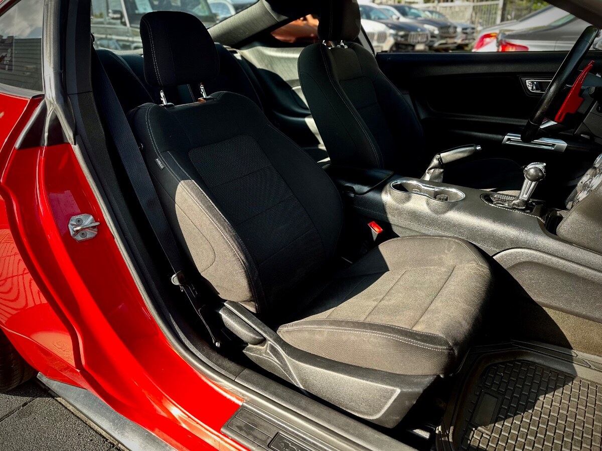 Ford Mustang 3.7 V6 año 2015