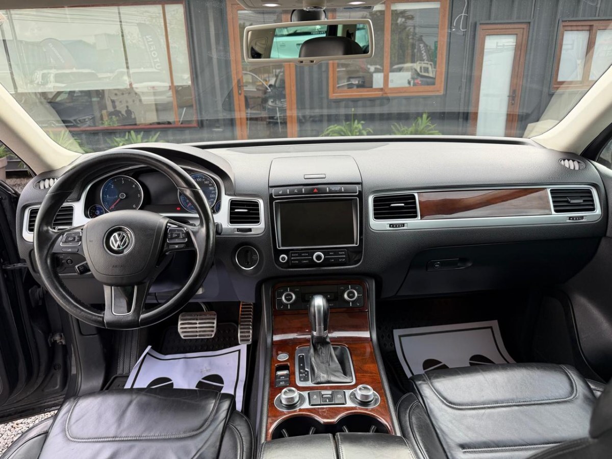 Volkswagen Touareg 4.2 V8 4x4 At año 2017