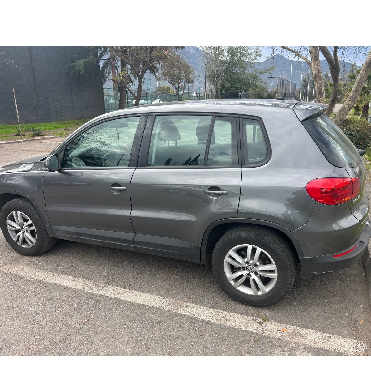 VOLKSWAGEN TIGUAN 1.4 Trend Fun Tsi Mt 4x2 año 2016