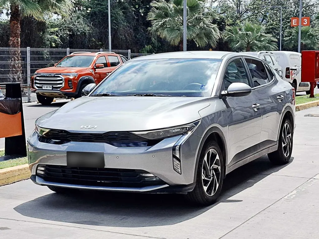 Kia K3 1.6 Ex 4x2 Mt 4p año 2024