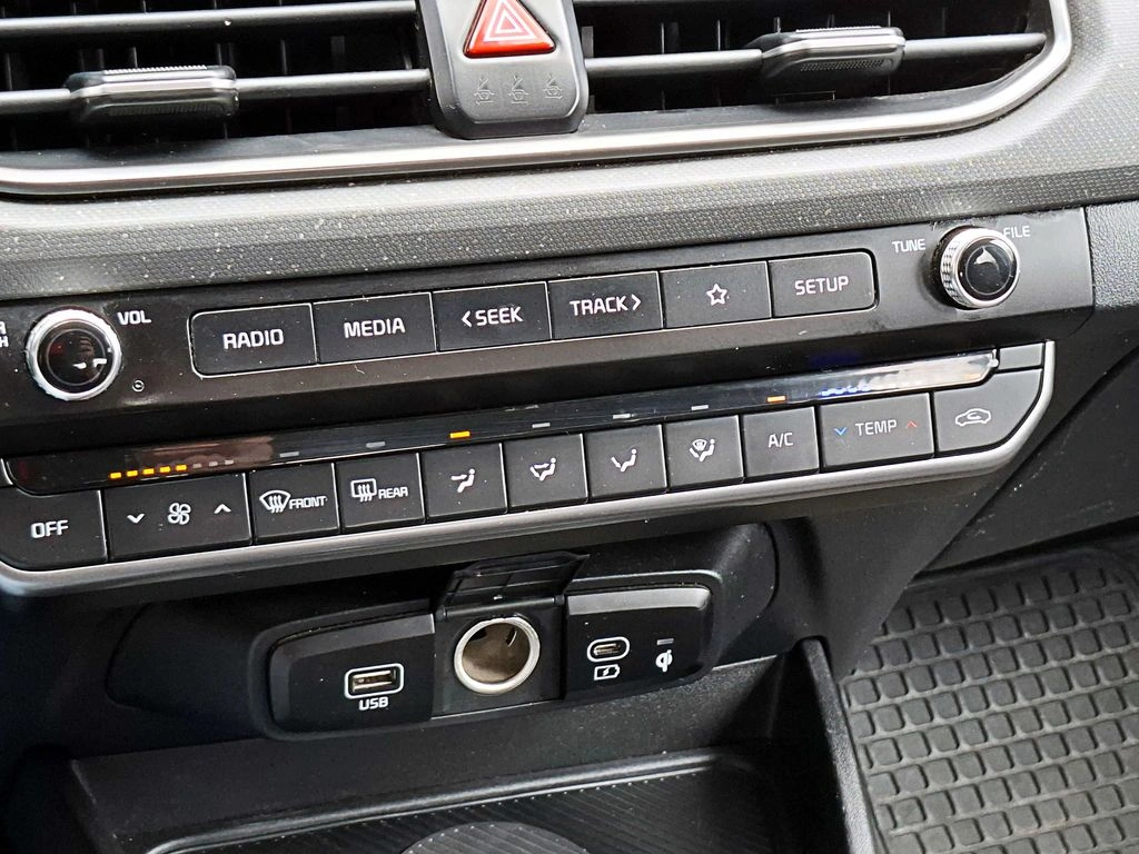 Kia K3 1.6 Ex 4x2 Mt 4p año 2024