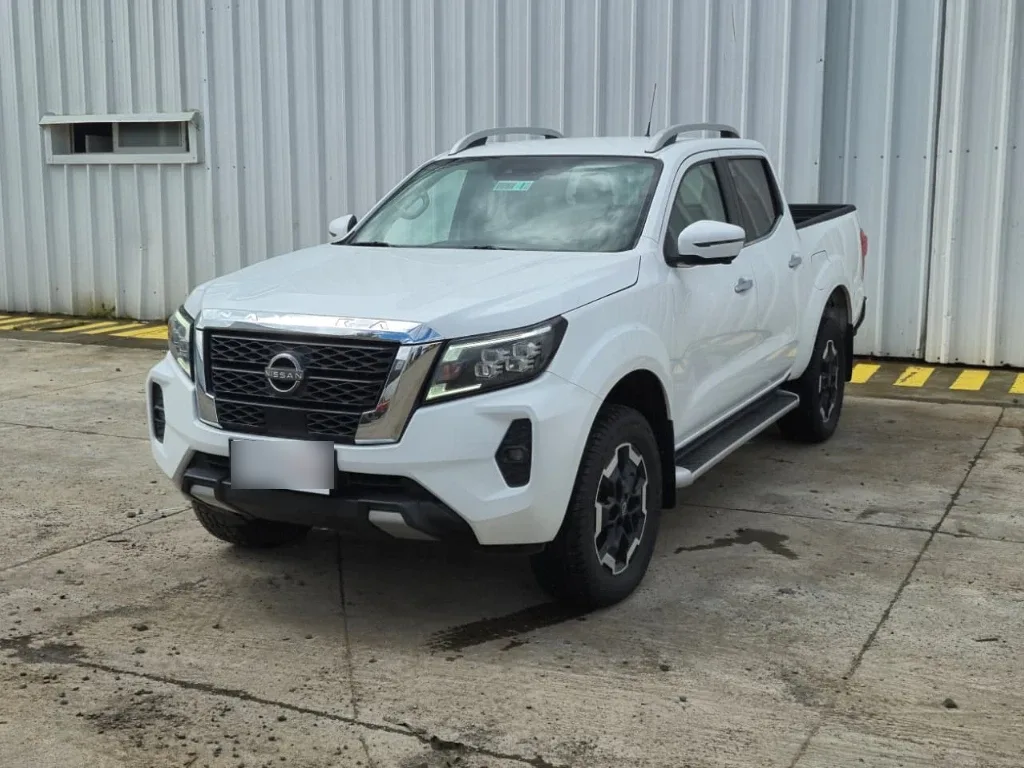 Nissan Navara Navara Le Mt Dcab Mt 4x4 2.3 año 2023