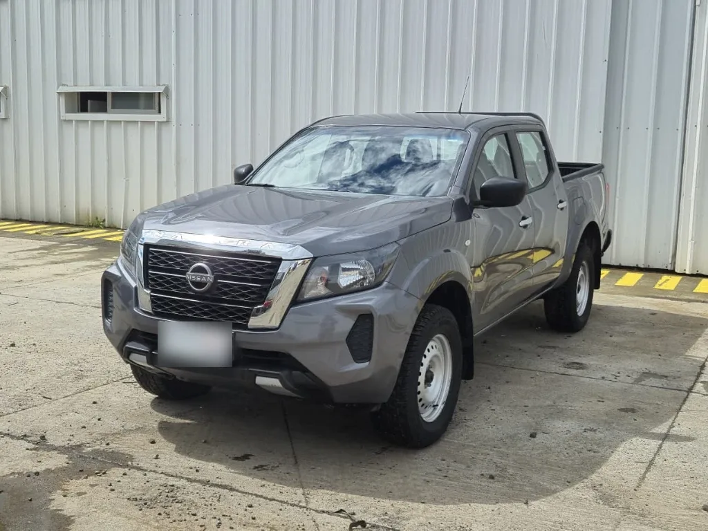 Nissan Navara Navara Se D Cab Mt 4x2 2.3 año 2023
