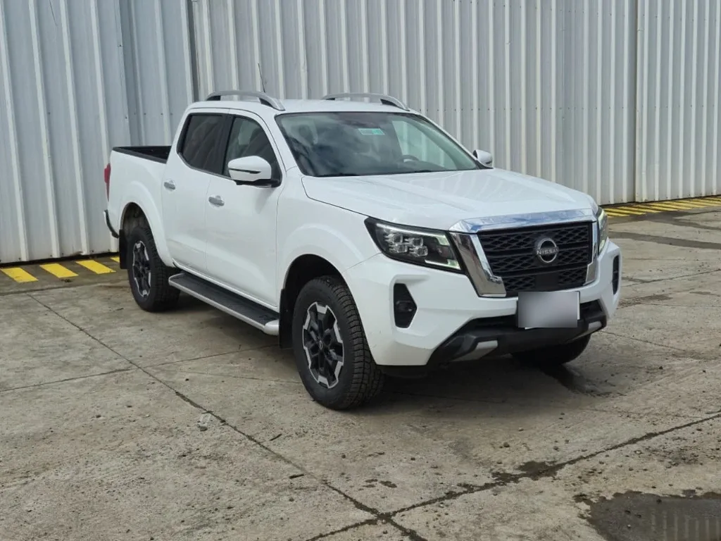 Nissan Navara Navara Le Mt Dcab Mt 4x4 2.3 año 2023