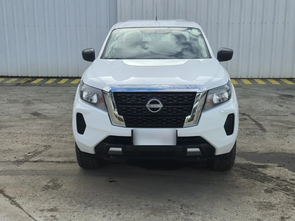 Nissan Navara Navara Se D Cab Mt 4x4 2.3 año 2023