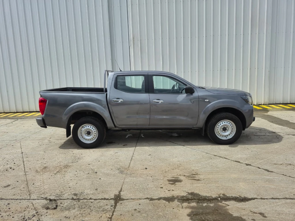 Nissan Navara Navara Se D Cab Mt 4x2 2.3 año 2023