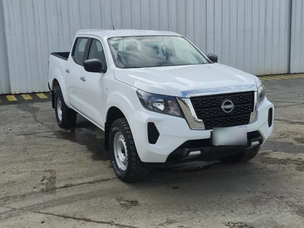 Nissan Navara Navara Se D Cab Mt 4x4 2.3 año 2023