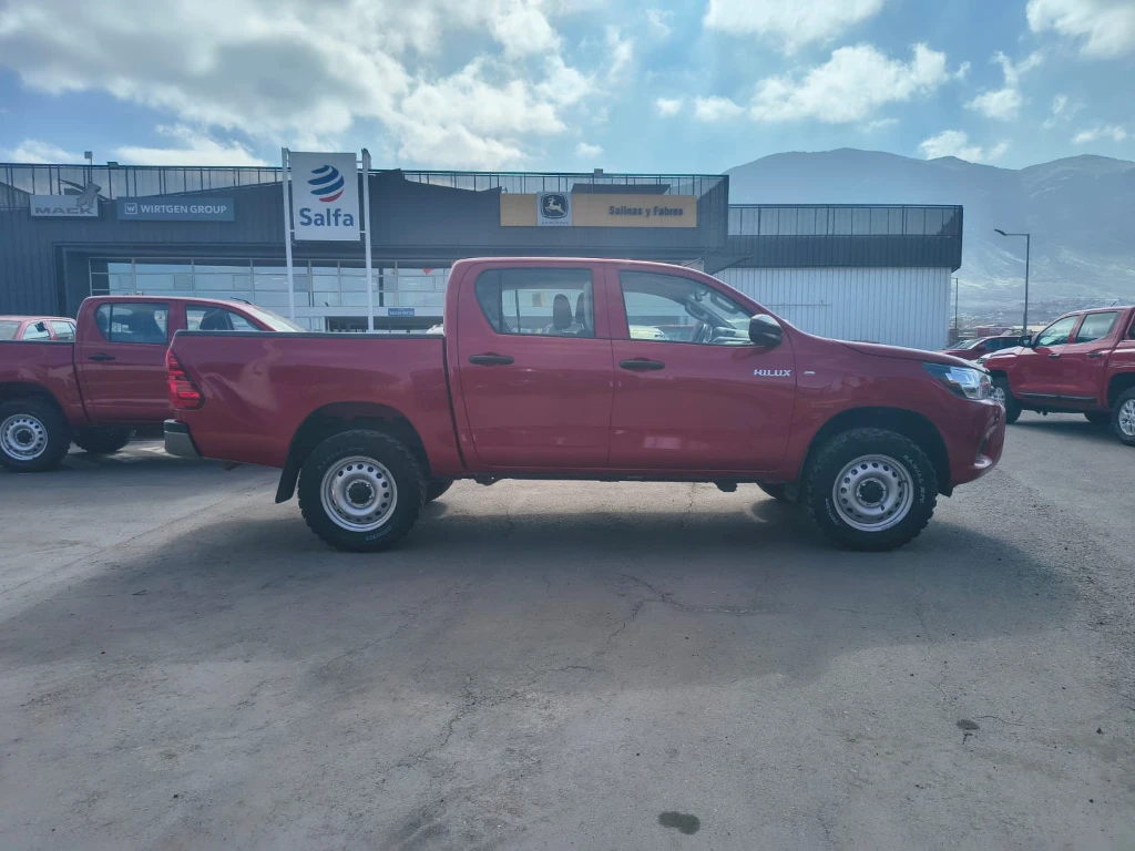 Toyota Hilux Dc 4x4 2.4 D Dx Mt año 2024