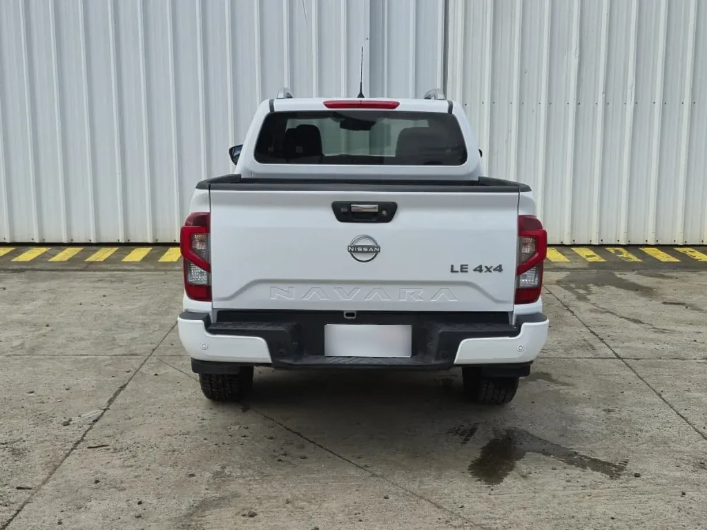 Nissan Navara Navara Le Mt Dcab Mt 4x4 2.3 año 2023