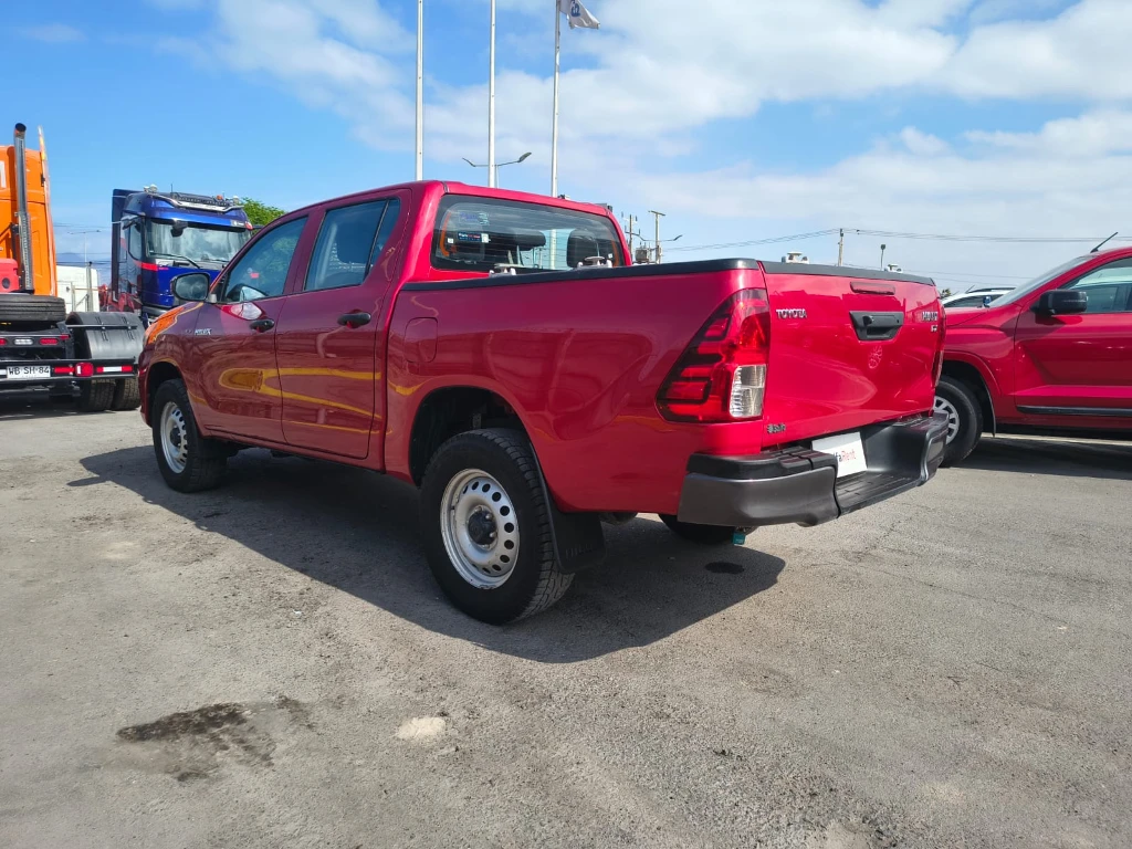 Toyota Hilux Dc 4x4 2.4 D Dx Mt año 2024
