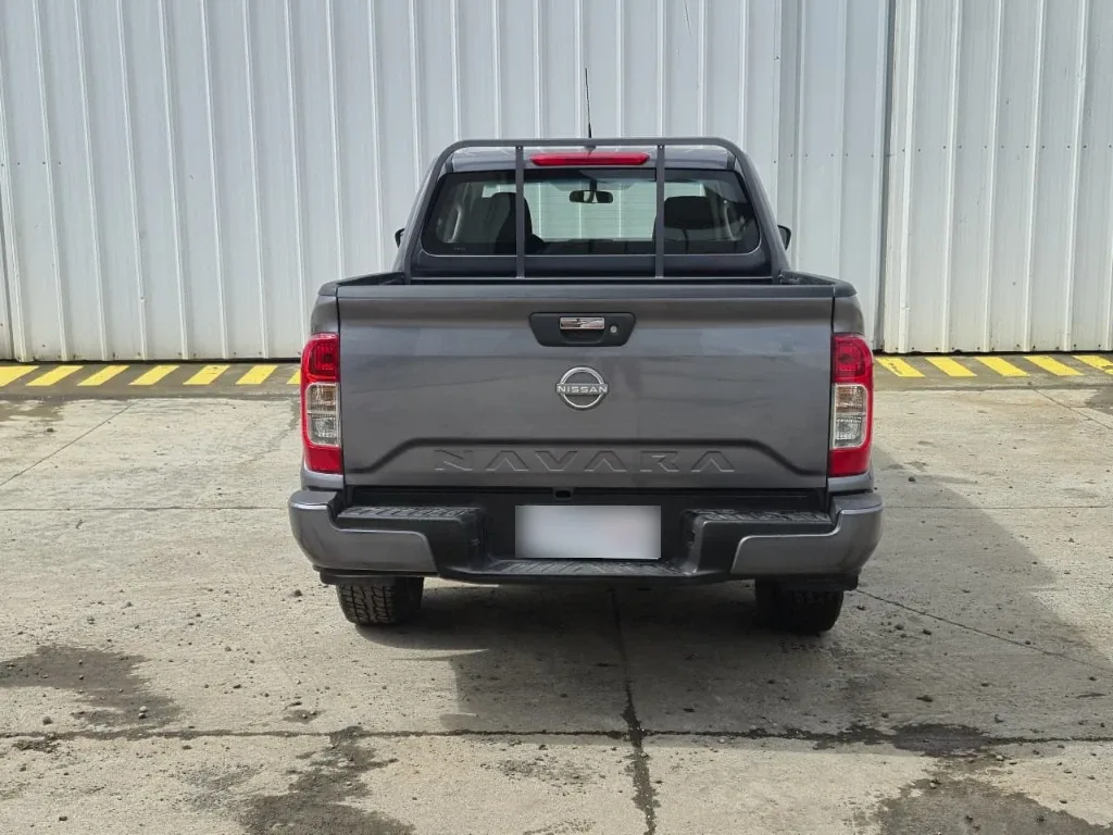 Nissan Navara Navara Se D Cab Mt 4x2 2.3 año 2023