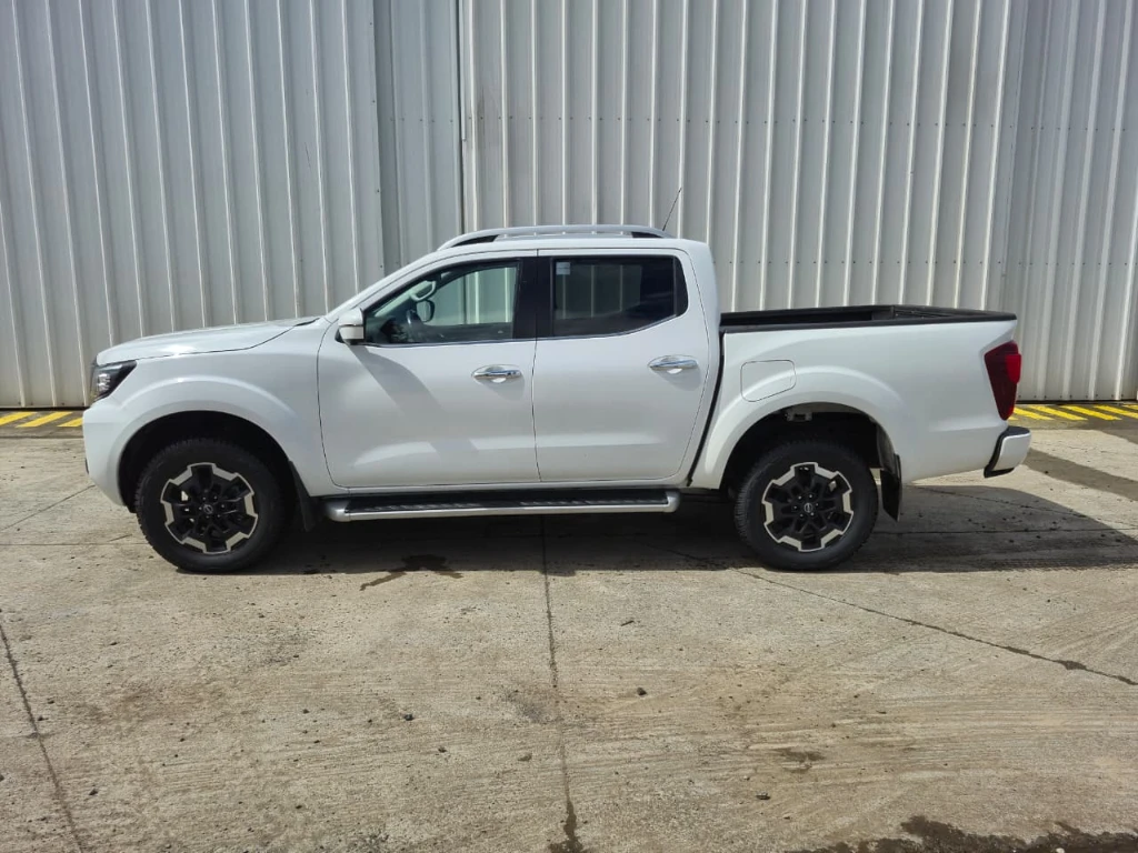 Nissan Navara Navara Le Mt Dcab Mt 4x4 2.3 año 2023