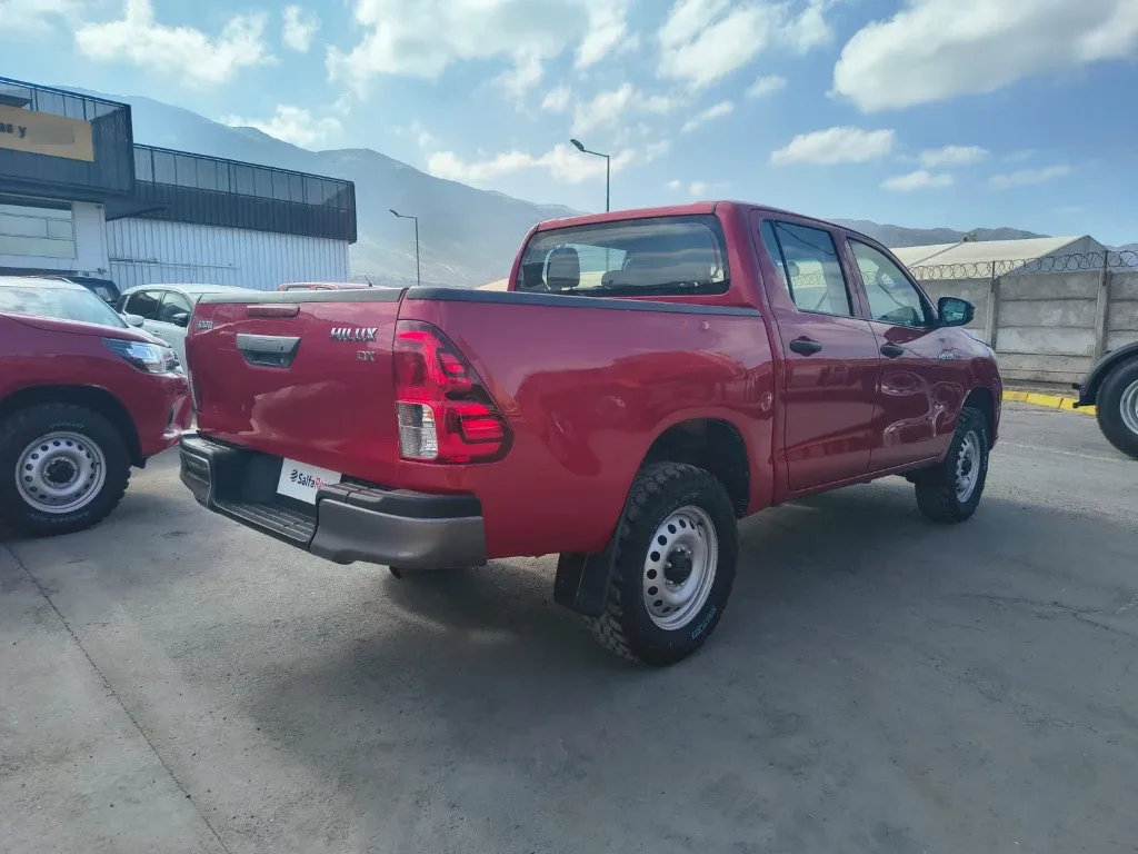 Toyota Hilux Dc 4x4 2.4 D Dx Mt año 2024