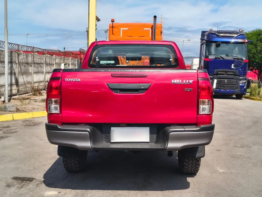 Toyota Hilux Dc 4x4 2.4 D Dx Mt año 2024