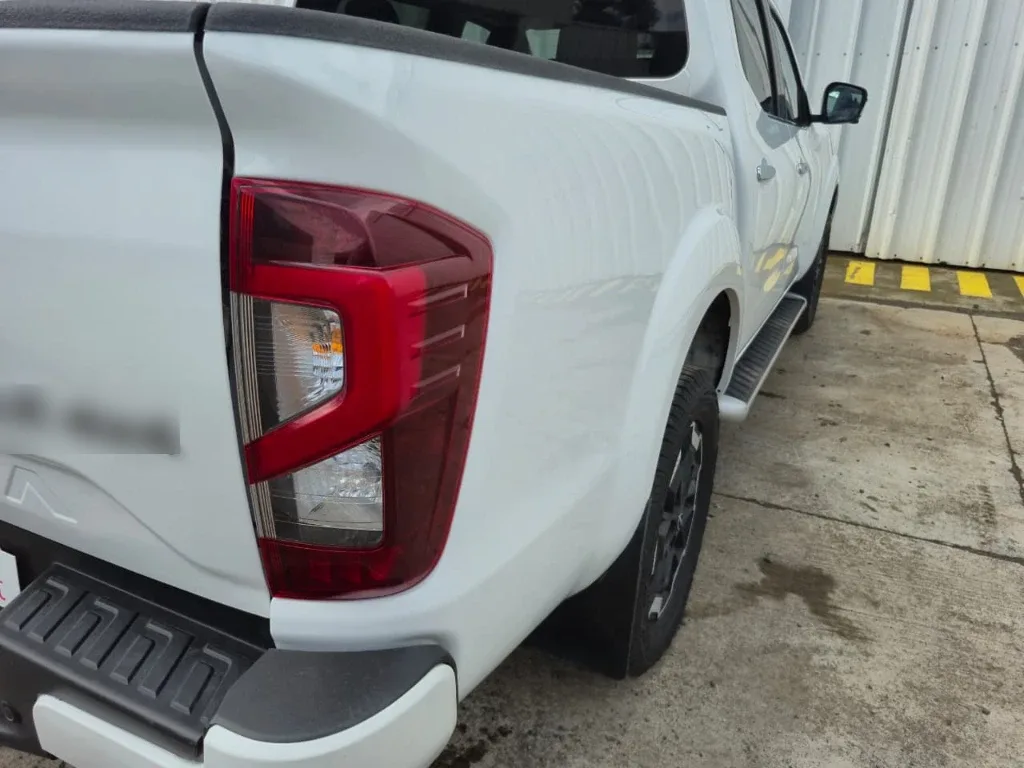 Nissan Navara Navara Le Mt Dcab Mt 4x4 2.3 año 2023