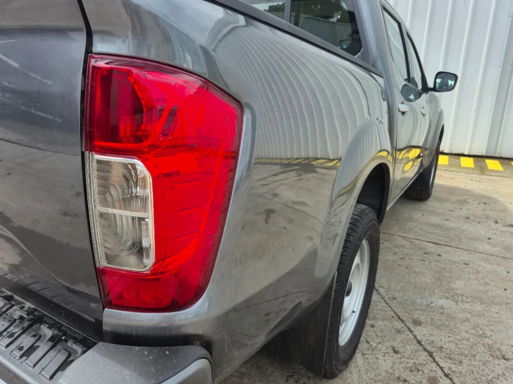 Nissan Navara Navara Se D Cab Mt 4x2 2.3 año 2023