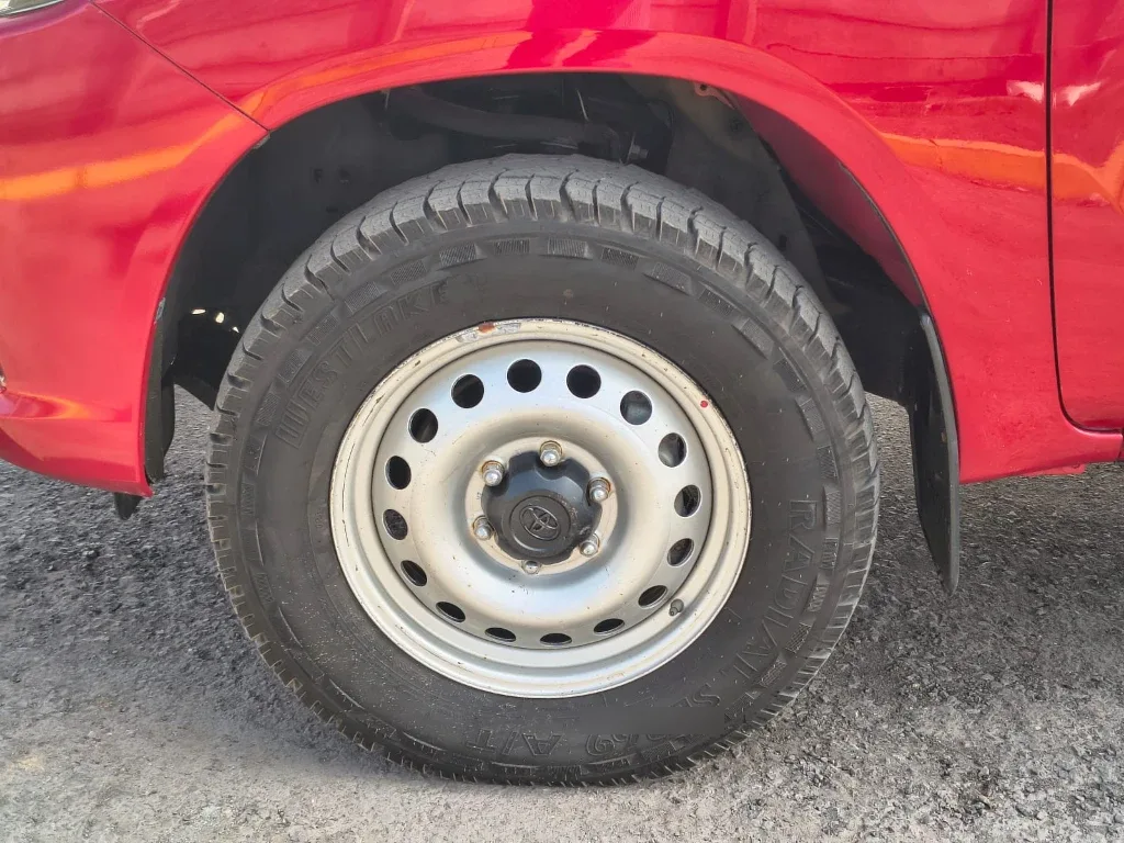Toyota Hilux Dc 4x4 2.4 D Dx Mt año 2024