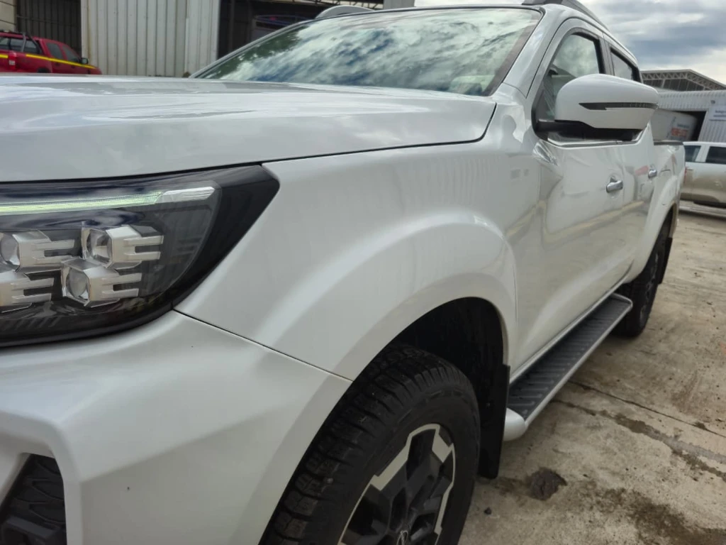 Nissan Navara Navara Le Mt Dcab Mt 4x4 2.3 año 2023