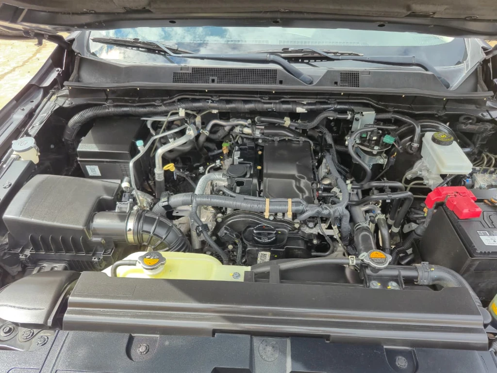 Nissan Navara Navara Se D Cab Mt 4x2 2.3 año 2023